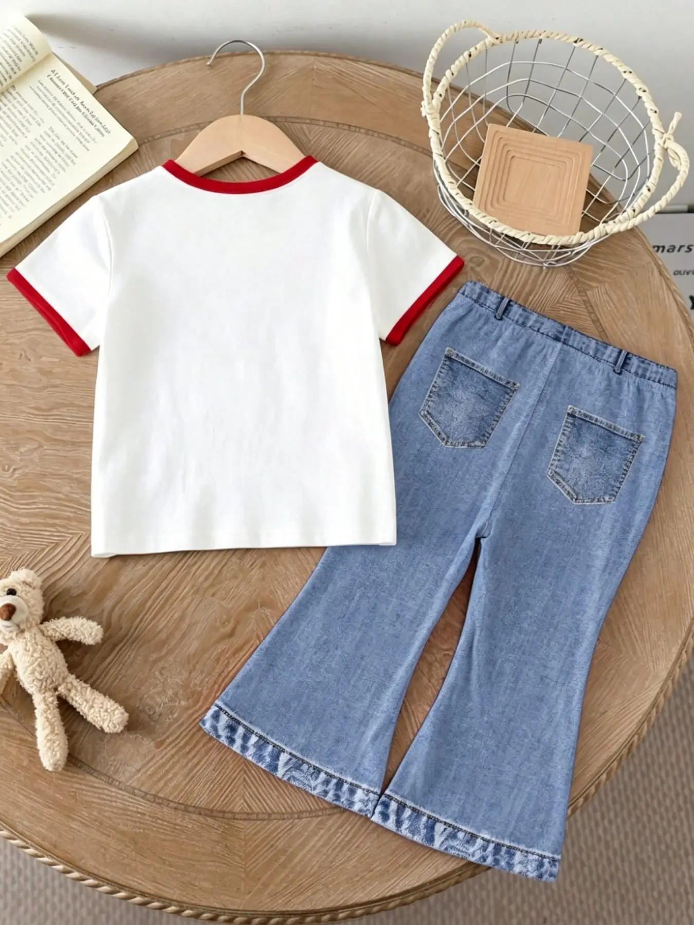 Children's Summer Casual Outfit: Girls' Cute Cherry Two-Piece Set, Color-Blocked Cherry Letter Print T-Shirt + Cherry Print Faux-Embroidered Flared Jeans, Suitable for Ages 4-12