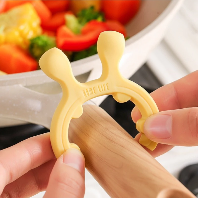 Clip-on Pot Rim Silicone Spoon Holder Heatproof Kitchen Utensil Rack Anti-spill Spatula Support Stove Accessory