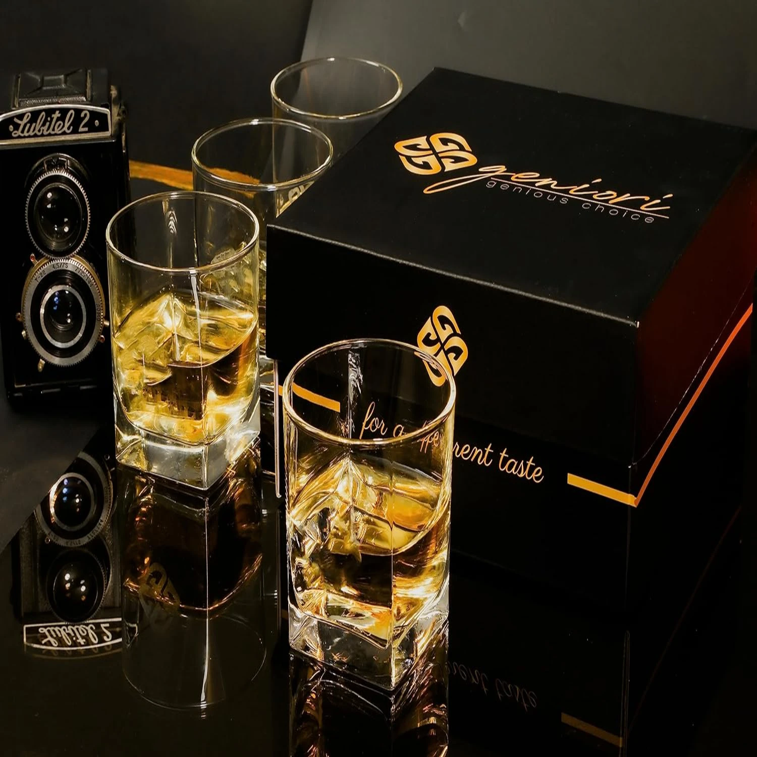 Opulent, handcrafted crystal whiskey glasses - Elegant and premium gift set for discerning whiskey aficionados - Weighty base en