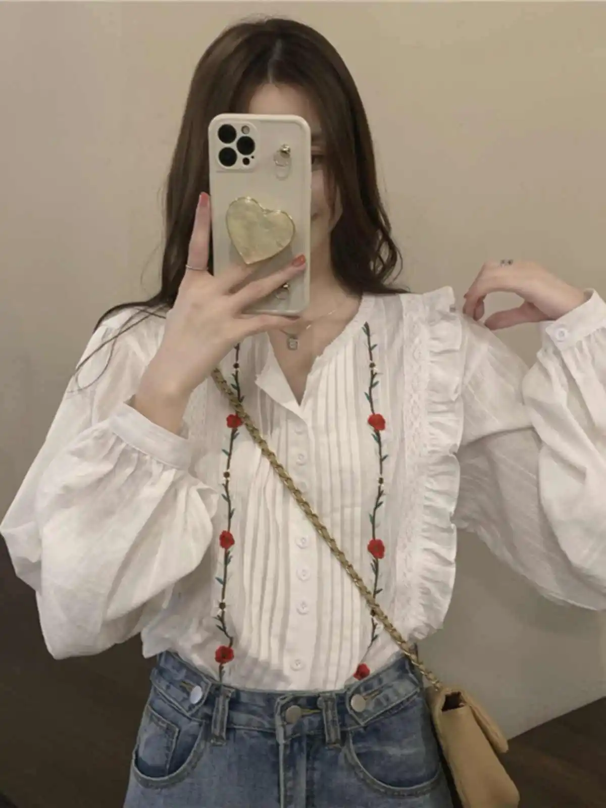 French Gentle Style Floral Embroidery Shirt White Vogue O-neck Long Sleeved Ruffle Edge Top 2024 Autumn New Women's Clothing