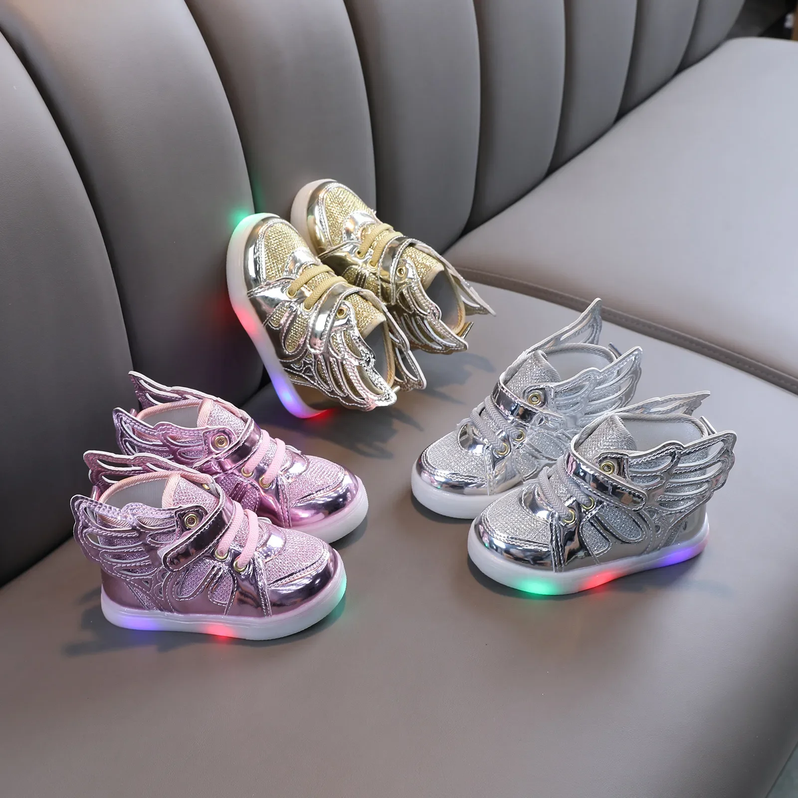 Children\'s Sneakers Baby Girls Toddler Glowing Sneakers with Light Girls Sports Shoes Size 21-30 LED Light Kids Casual Shoes