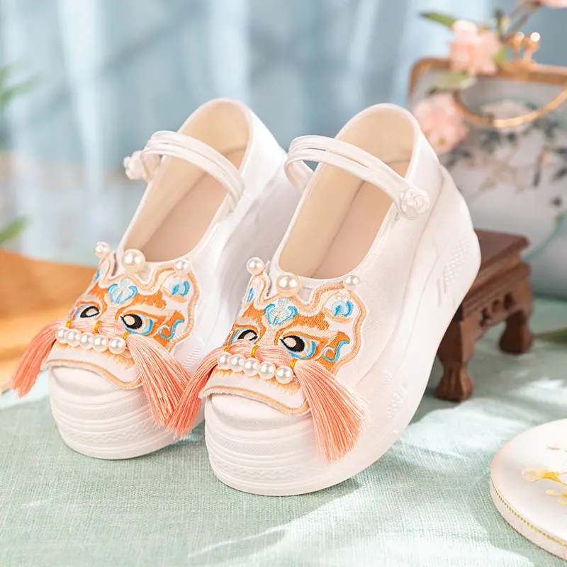 Lolita Chinese Style Tiger Head Embroidered Platform Mary Jane Cloth Shoes Women Bead Tassel Decor Thick Sole Hanfu Shoes