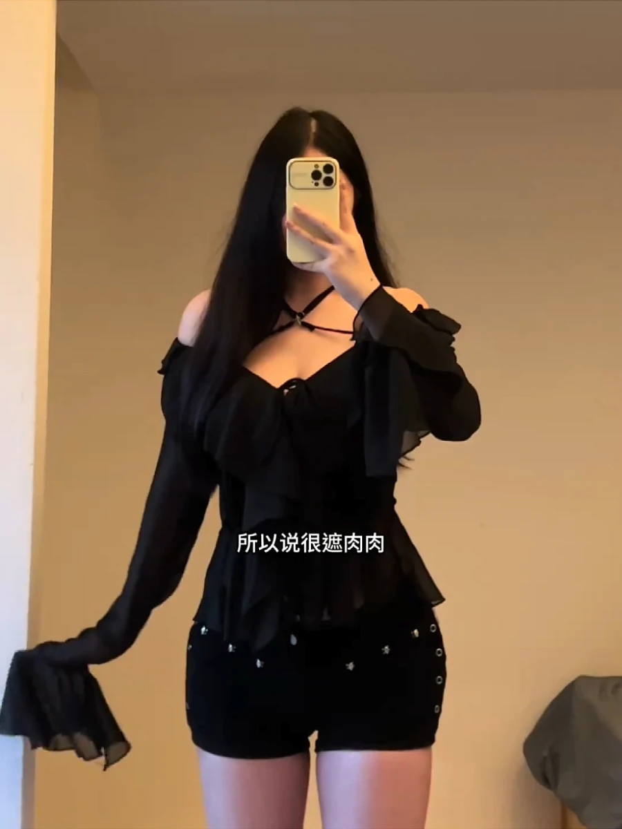 Blus atasan wanita lengan panjang berbahan sifon, model chic warna hitam dengan detail renda, kerut, dan kerah V-neck/Slash Neck, ukuran besar, cocok untuk musim semi dan gugur.