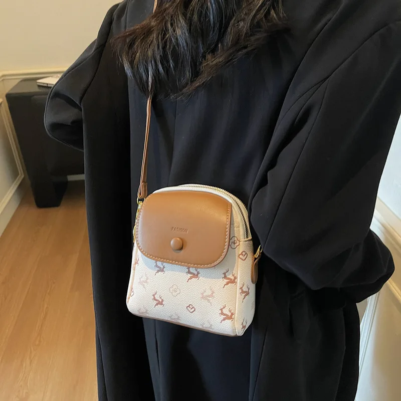 

2025 Новая высококачественная повседневная простая вертикальная сумка для мобильного телефона, универсальная оригинальная сумка через плечо с медведем