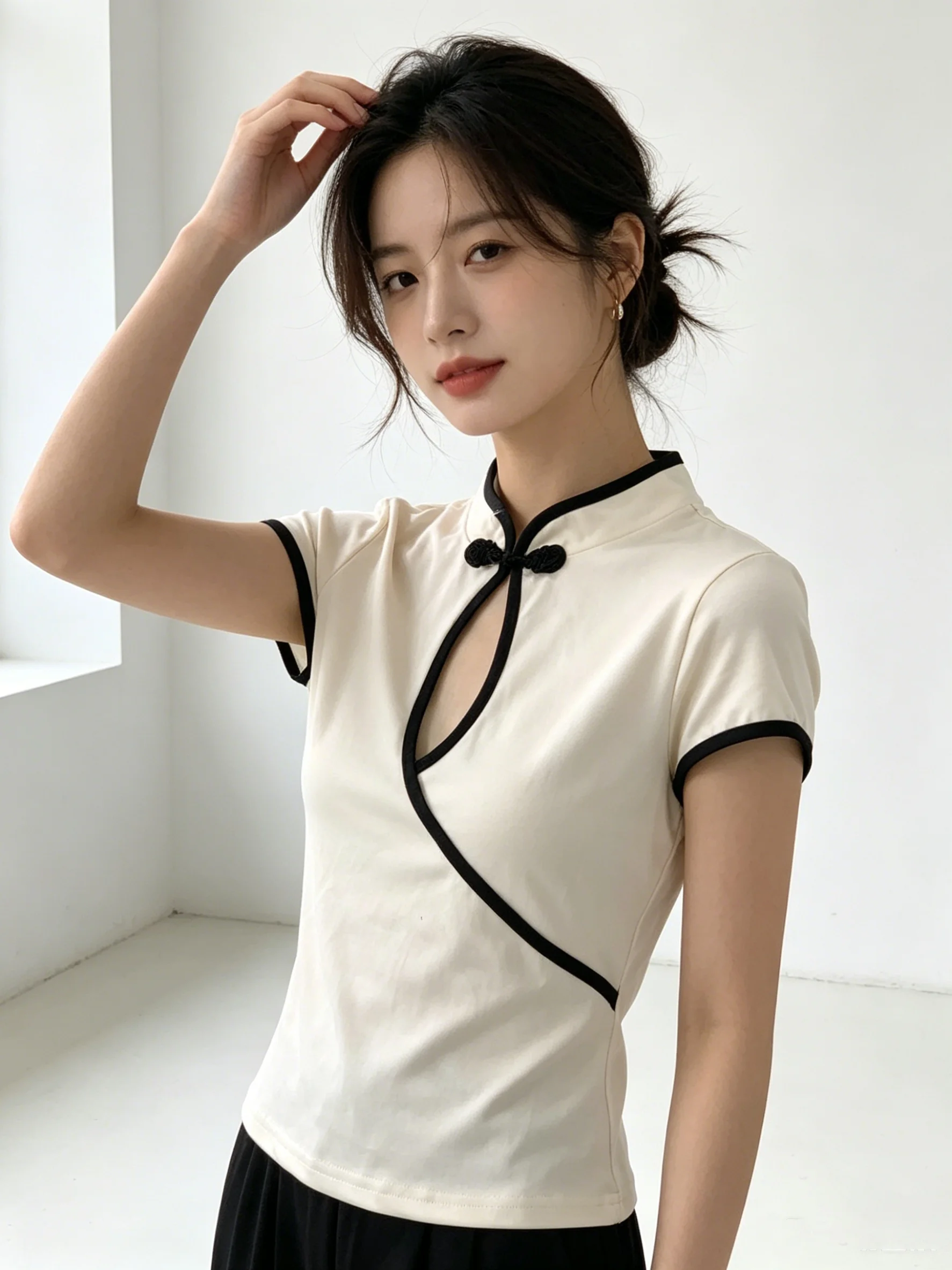 Retro minimalist elegant new Chinese style buckle hollow design temperament solid color sleeveless vest