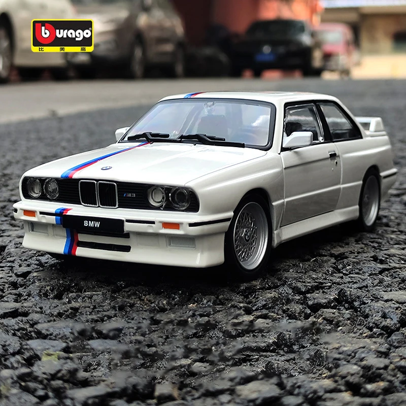 ブラーゴ 1/24 BMW M3 E30 1988 合金製ダイキャストカー＆おもちゃの車 ミニチュアスケールモデルカー 子供向け