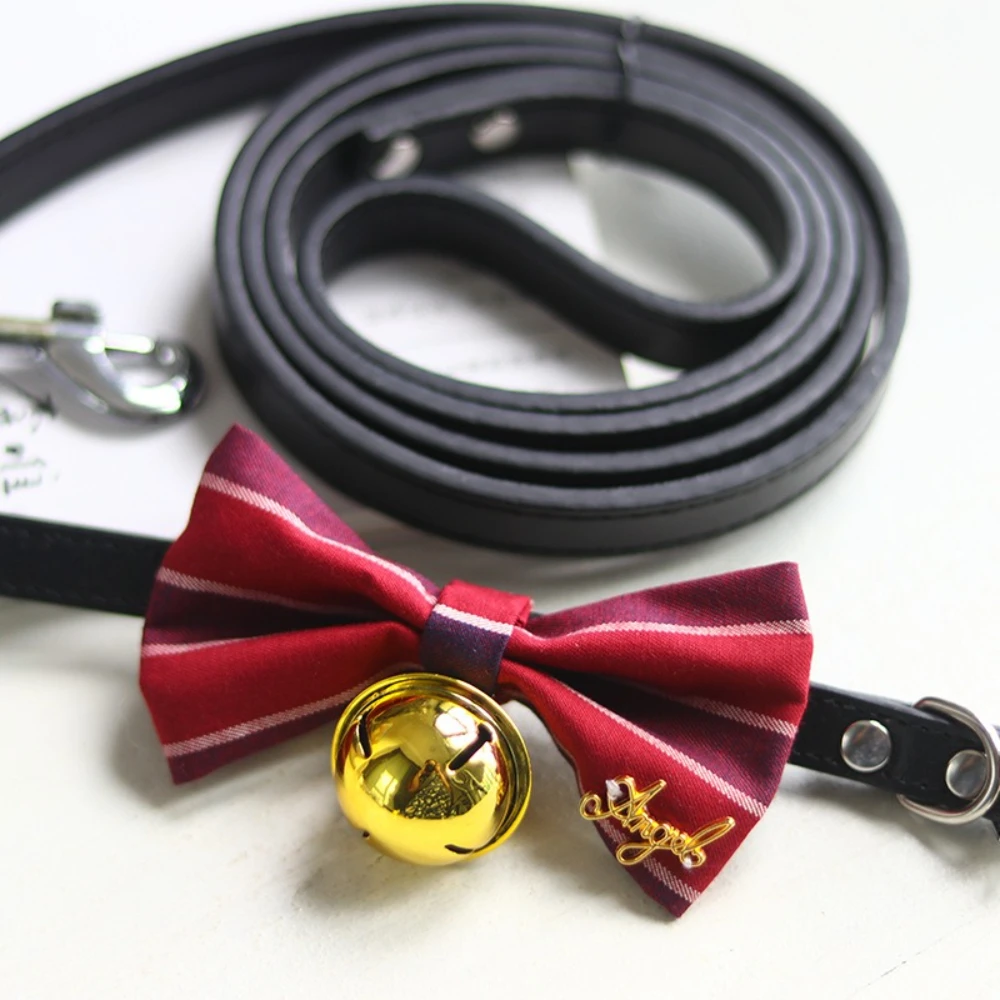 Collar con lazo de fresa y campana para gatos y perros pequeños - imagen 5