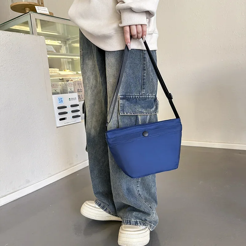 

Cross-Border Simple Messenger Bag for Women New Fashion Dumpling Bag Fashion Pouches Versatile Women's Bag Single Shoulder