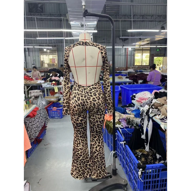 Sexy rückenfreier Leoparden-Jumpsuit für Damen, langärmelig, schmal geschnitten, mit ausgestellten Beinen, für Abendpartys, Streetwear, Rompers, Großhandel – Detail 7