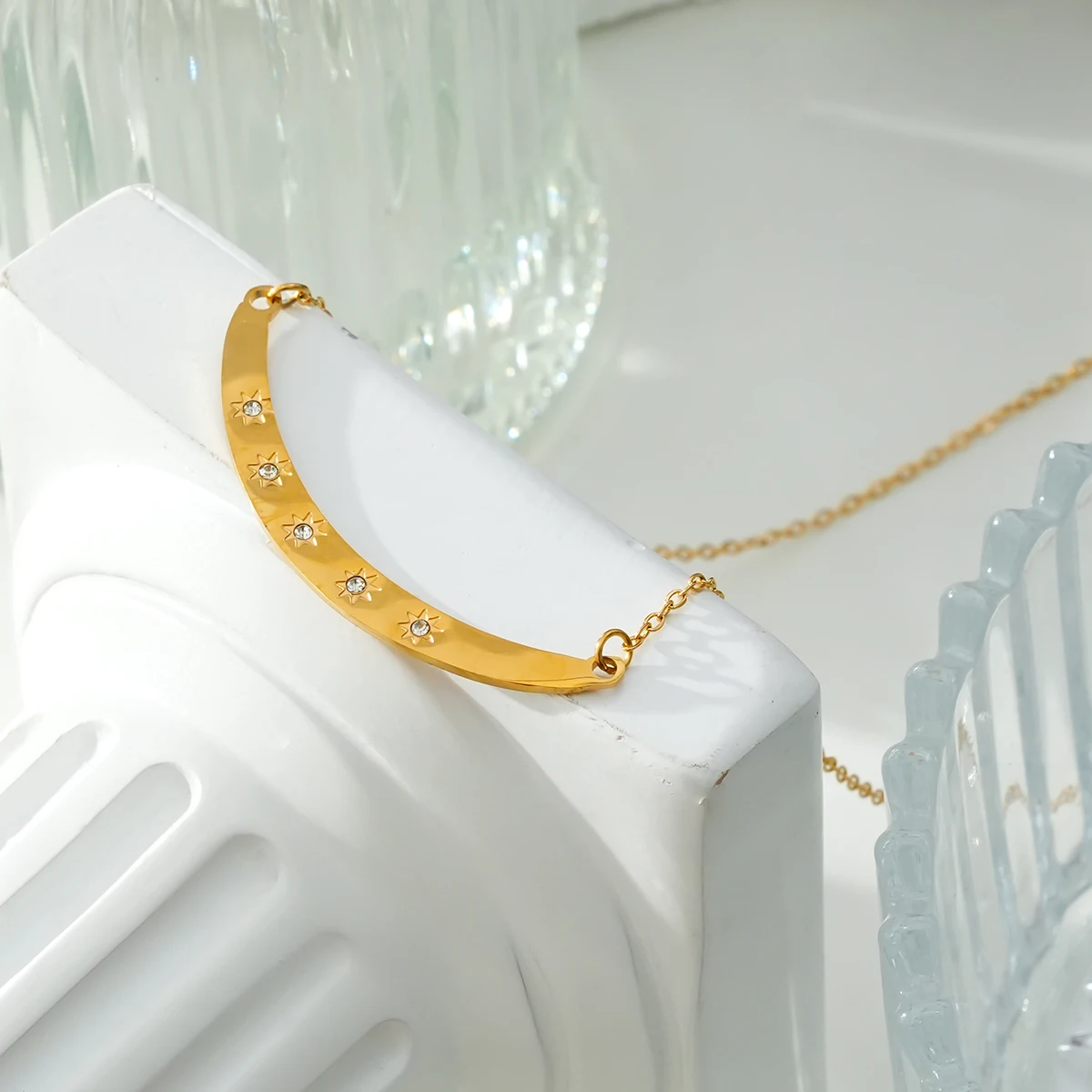Simple smile necklace geometric personality collarbone chain high quality 14k gold plated waterproof stainless steel jewelry