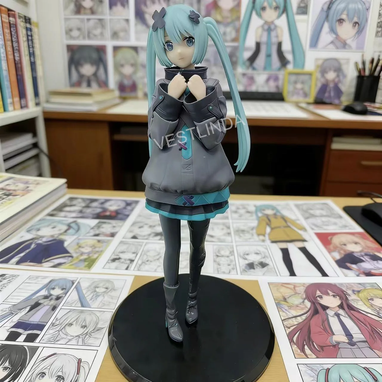 

Anime HATSUNE MIKU Model World With Closed Windows Hatsune Hand-made Cartoon Cute Anime Doll Collection Anime Action Robot Toys