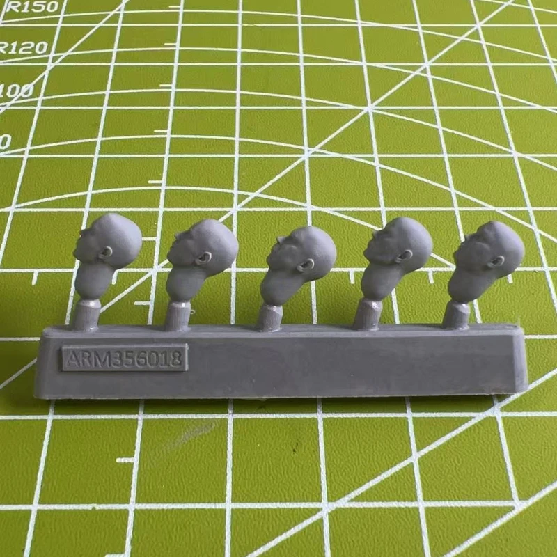 

Комплект модели из смолы 1:35, модификация замены модели солдата, неокрашенная