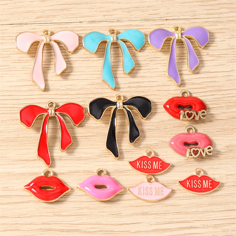 10 Stück Niedliche Emaille-Schleifenanhänger mit Roten Lippen für die Herstellung von Ohrringen, Halsketten, Armbändern, Accessoires, DIY-Bastelarbeiten und Schmuckzubehör – Detail 1
