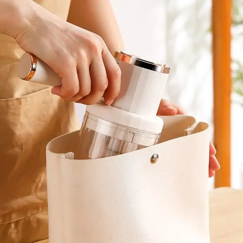 مفرمة ثوم كهربائية صغيرة 300 مل USB قابلة للشحن مفرمة طعام كهربائية محمولة محضر طعام صغير لاسلكي