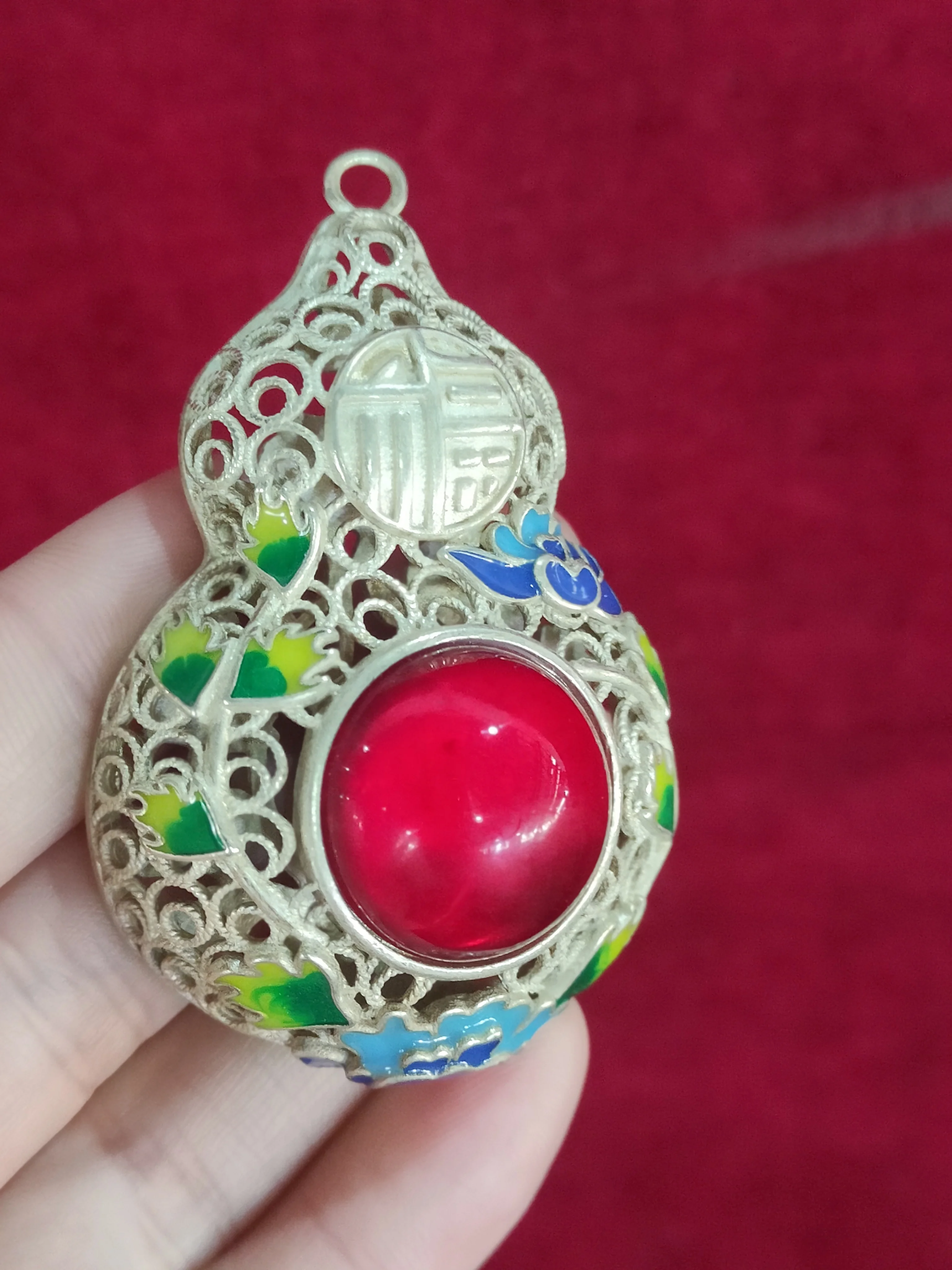 New Chinese enamel hidden silver small gourd hollowed out sachet Chinese wind trend all ethnic wind amulet