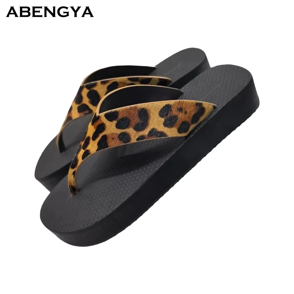 

Designer New Suede Flip Flops Slipper Women Round Toe Leather Beach Dress Shoes Summer Casual Party Vacation Walking Shoes Women