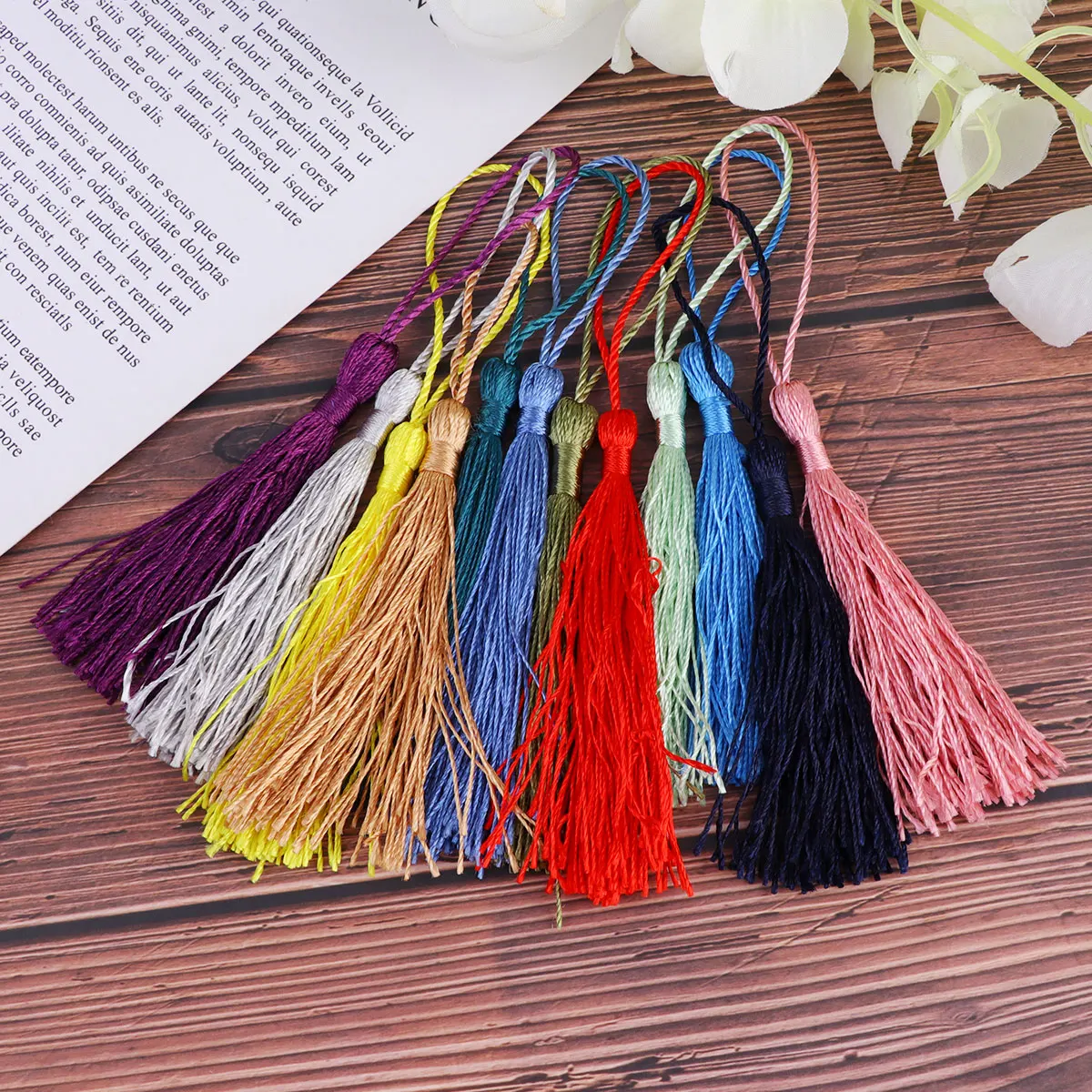 

200pcs Tassel naments DIY Pendant Jewelry Accessories Necklace Bracelet Earrings Home Decor Party Wedding Favors PET Tassels