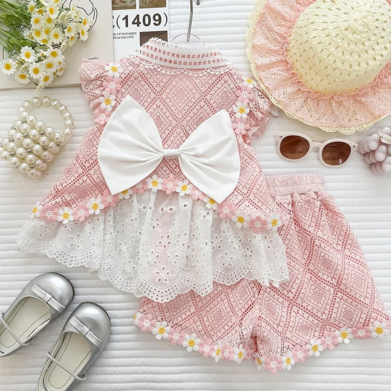 2026Summer girls' outfit new style lace floral flutter sleeve top and lace shorts princess two-piece set