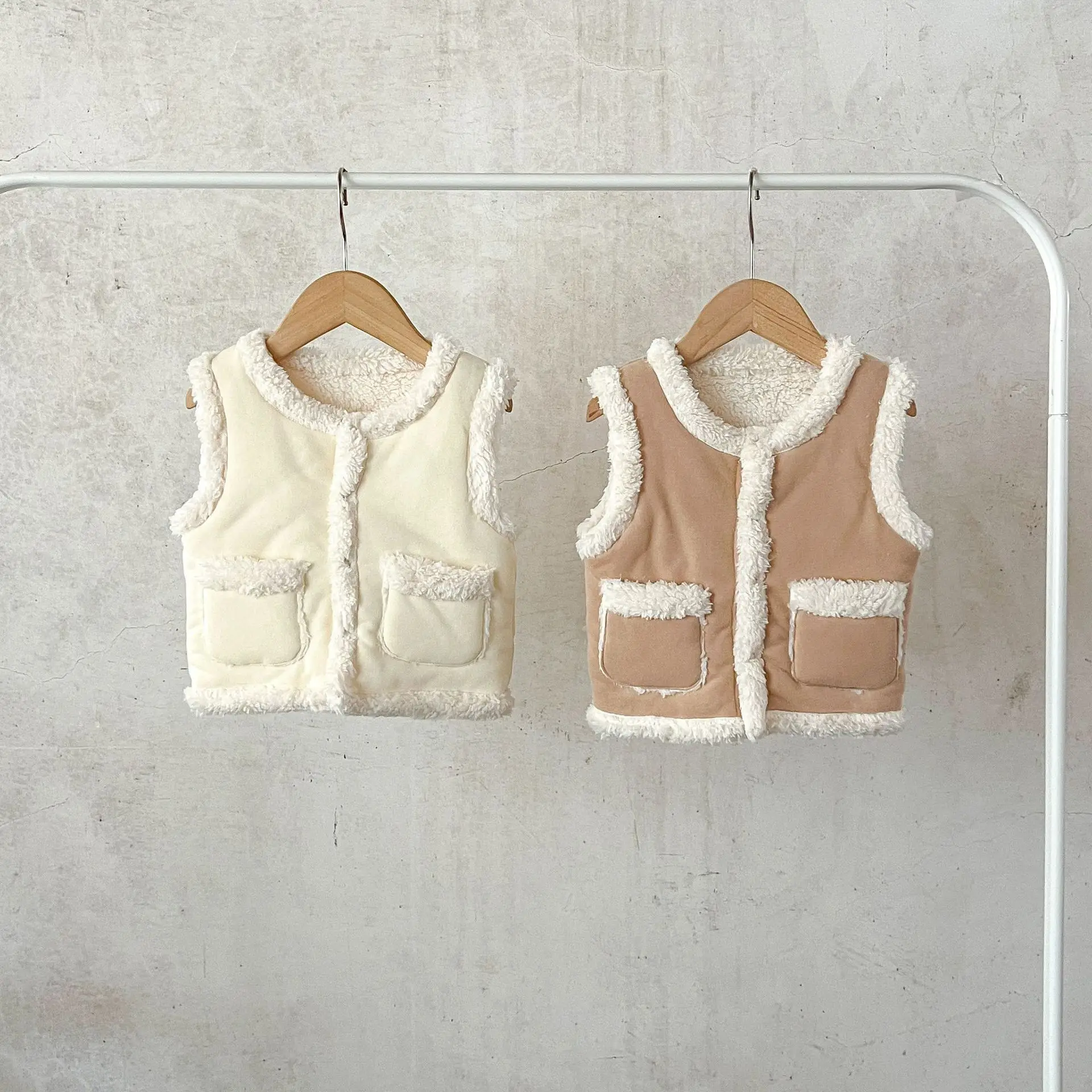 

Baby Girl Autumn Winter Vest Cotton Padded Thicken Sleeveless Little Girl Coat Warm Versatile Plus Velvet Infant Girl Waistcoats