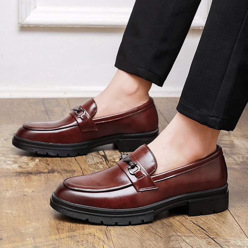 

2026 Spring New British Fashion Men's Casual Leather Shoes Korean Style Slip-On Loafers Formal Men's Leather Shoes