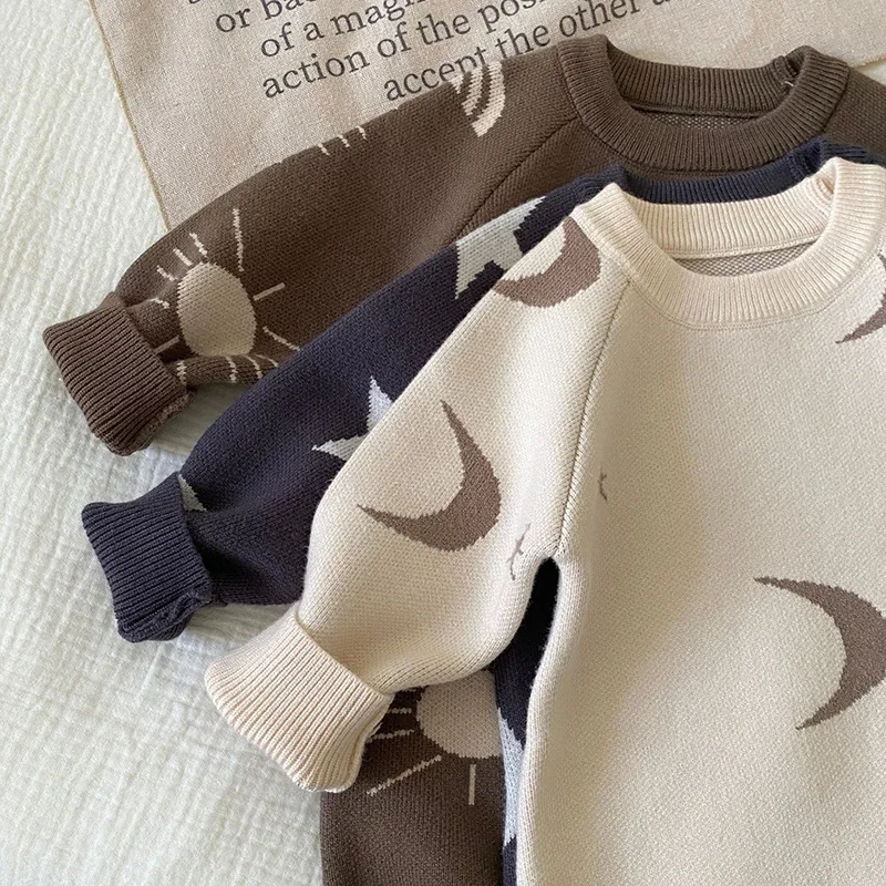 جديد ربيع 2026 جمبسوت محبوك للفتيات الصغيرات بأكمام طويلة مطبوع عليه طفل رضيع فتاة رومبير محبوك ملابس الأطفال