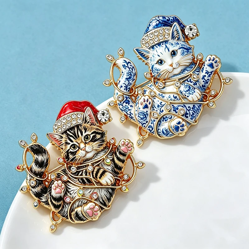Wuli&baby Niedliche Weihnachts-Katzenbroschen für Frauen Unisex 2-farbige Strass-Broschen mit bunten Lichtern Kätzchen Neujahrsparty-Broschen – Detail 4