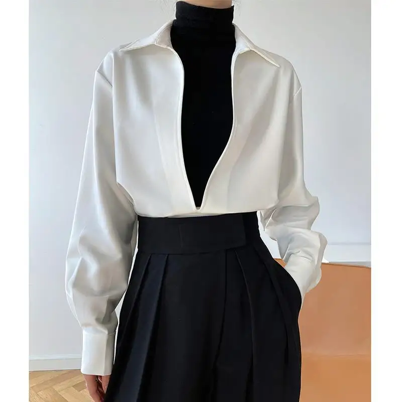 Stacked White Shirt for Women with a Niche Hong Kong Style Long Sleeved French V-neck Chic Top