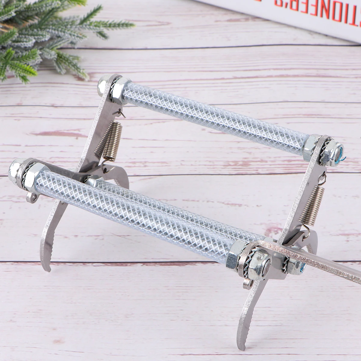 

Aluminum Beehive Clip Durable Frame Capture Grasp Beekeeping Supplies Hive Equipment Shovel Included Safe Efficient Gardening