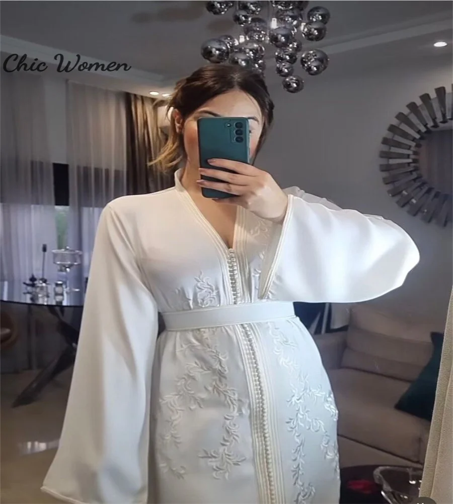 Elegant Moroccan Embroidery Evening Dress 2023 Luxe Abaya Caftan Dubai Prom Dress Long Sleeve V Neck Formal Occasion Party Gown