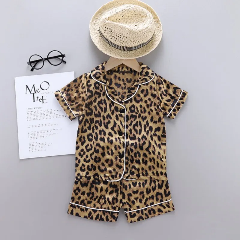 Boys Girls Kids Pajamas Sets Leopard print Short Sleeve T-Shirt with Pants Toddler Children Sleeping Clothes Pijamas Sleepwear