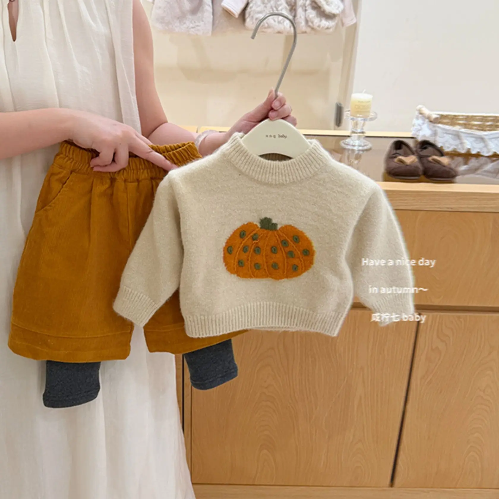 Children's clothing 2026 girls' autumn and winter new item baby pumpkin sweater fashionable and cute pants