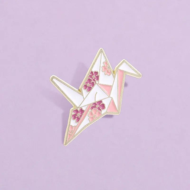 Broche Émaillée Grue en Papier Origami Amusante, Élégante Broche d'Art en Papier, Accessoire pour Sacs et Vêtements, Bijou Encourageant, Cadeau pour Amis