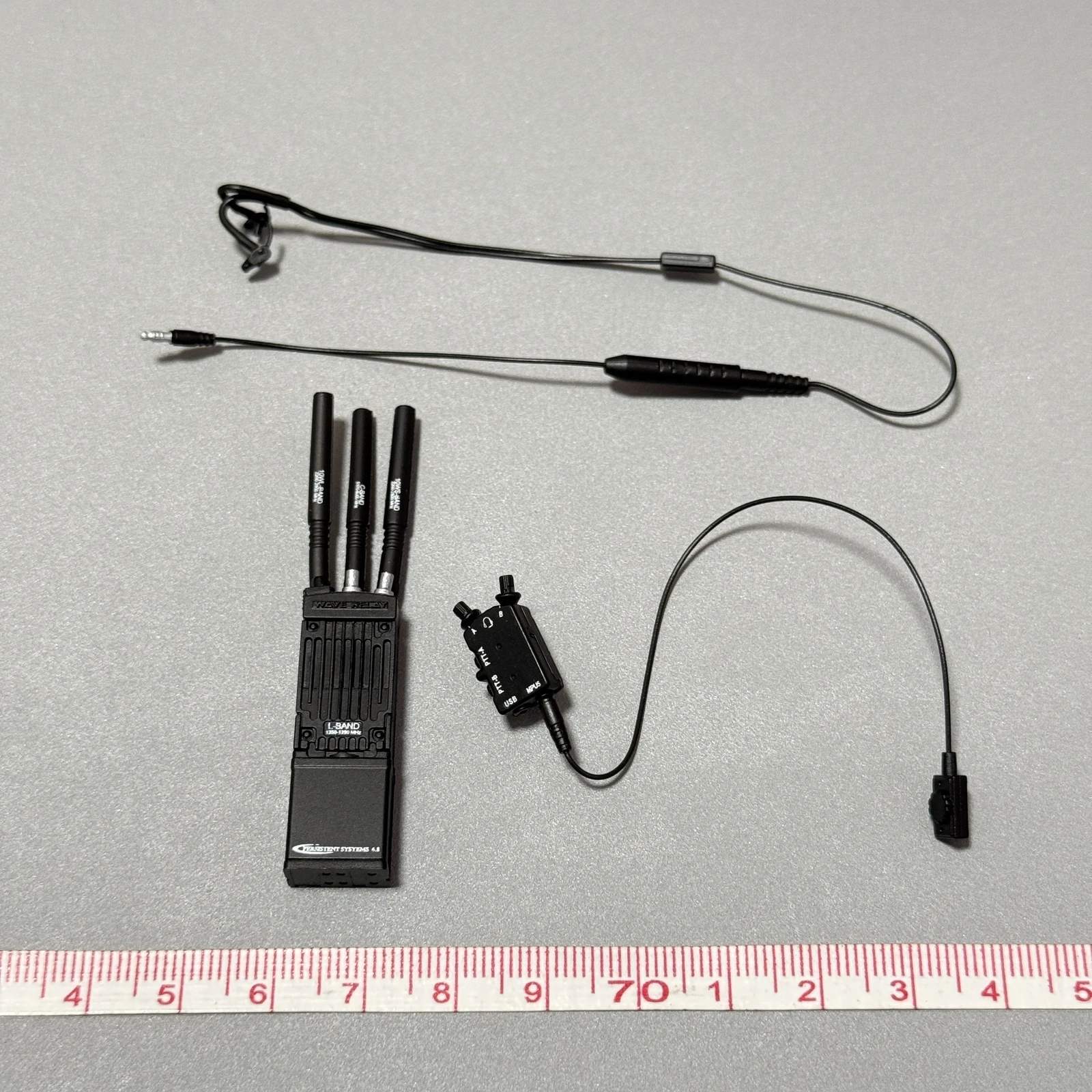 

ES 26065SC 1/6 Scale Soldier CAG Limited Edition Radio Earphones Model