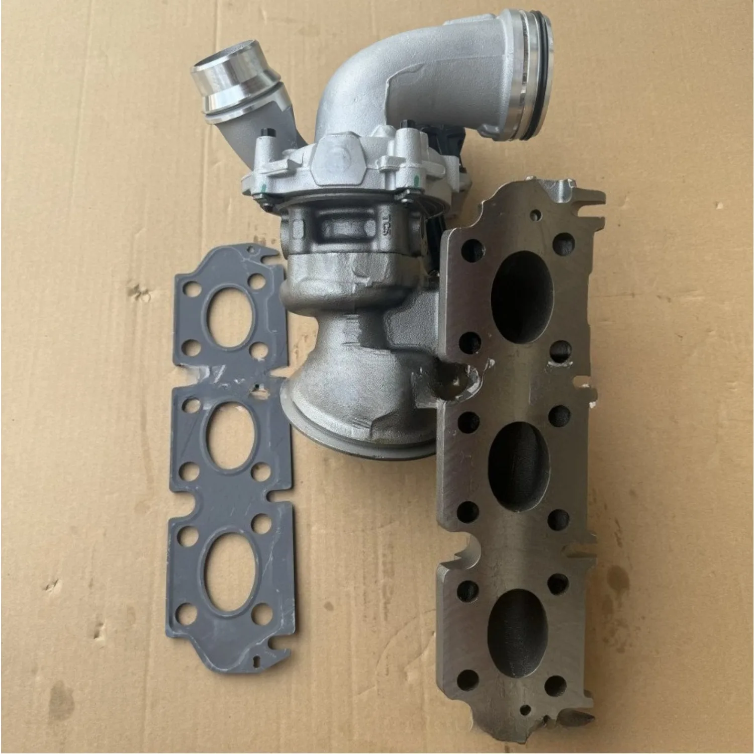 الشاحن التربيني للسيارات OE:11657636784 لسيارة BMW 2 (F45) (F46)، X1 (F48)، X2 (F39)، MINI (F55) (F56) (F54) (F57) #5