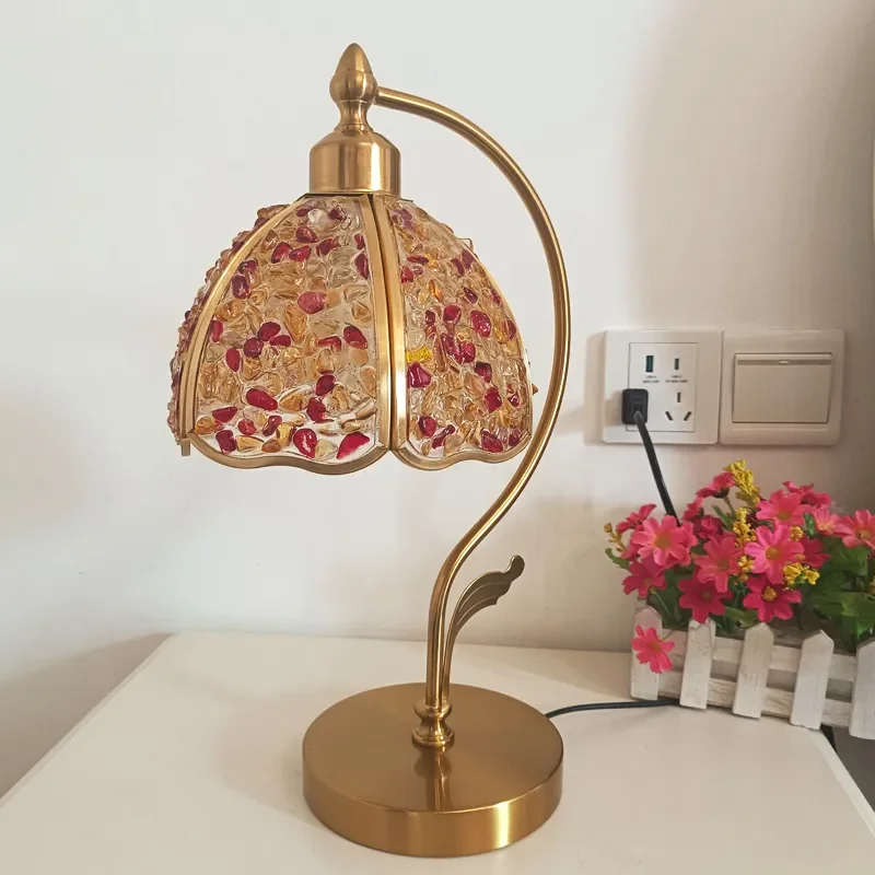 Vintage French Style Colored Glass Table Lamp Retro Gem Design Bedside Light Luxury Ambient Lighting for Bedroom Study Decor