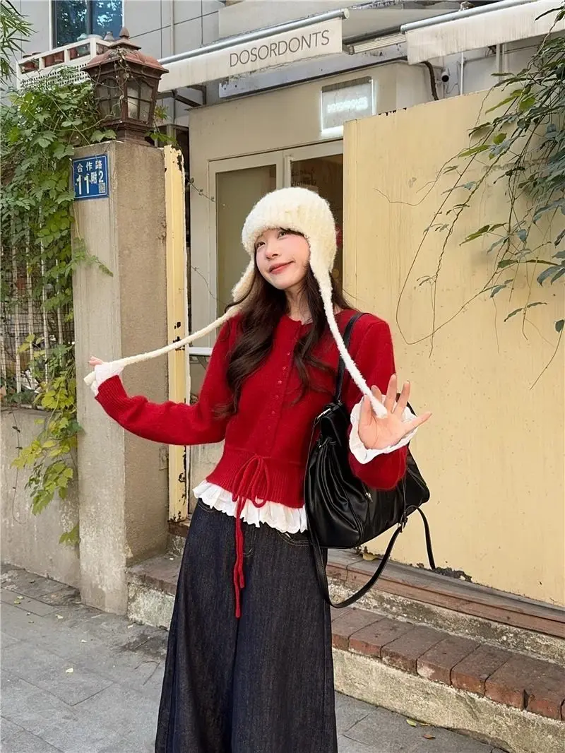 Suéter ajustado de encaje con volantes rojos y cuello redondo para mujer, nuevo suéter de otoño e invierno, cárdigan con temperamento, abrigo, camiseta nueva de punto de alta calidad