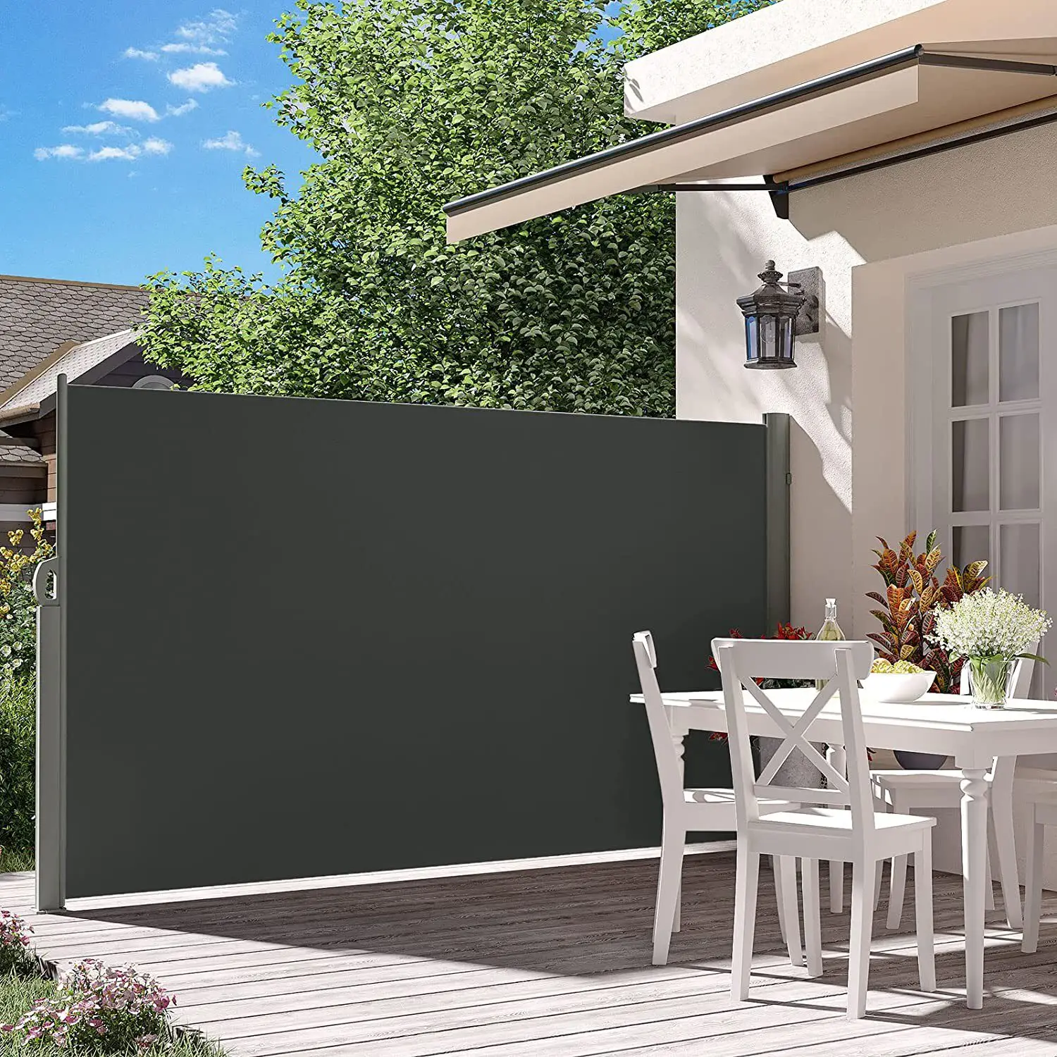 Outdoor hand-pulled retractable sunshade to block the wind and rain to block the courtyard balcony garden fence partition iron
