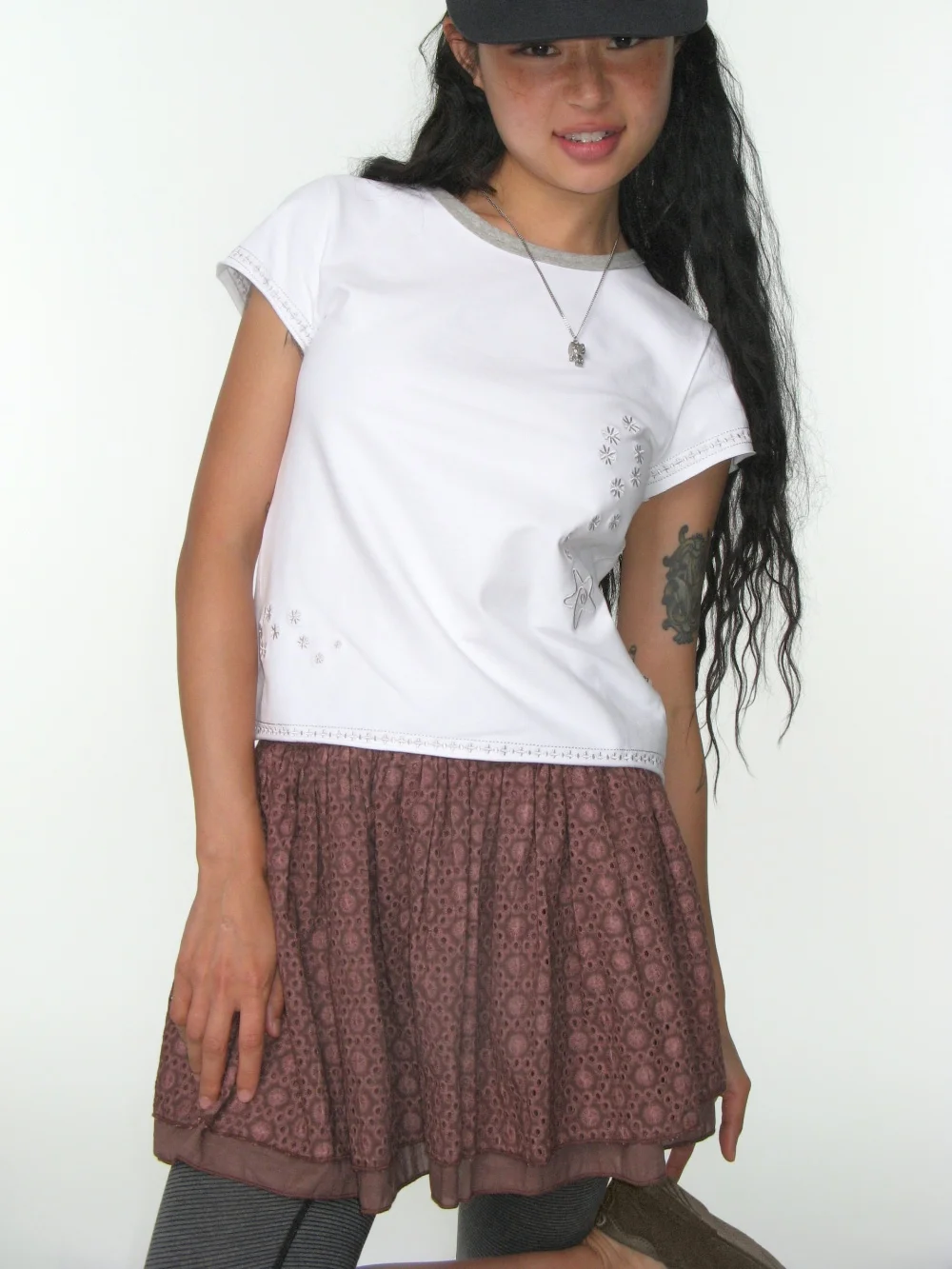 

Coyseio Pure Cotton ort Sve T-irt Korean Sle Waist-Cinching Summer Faion Women's Top Embroidered Star Design