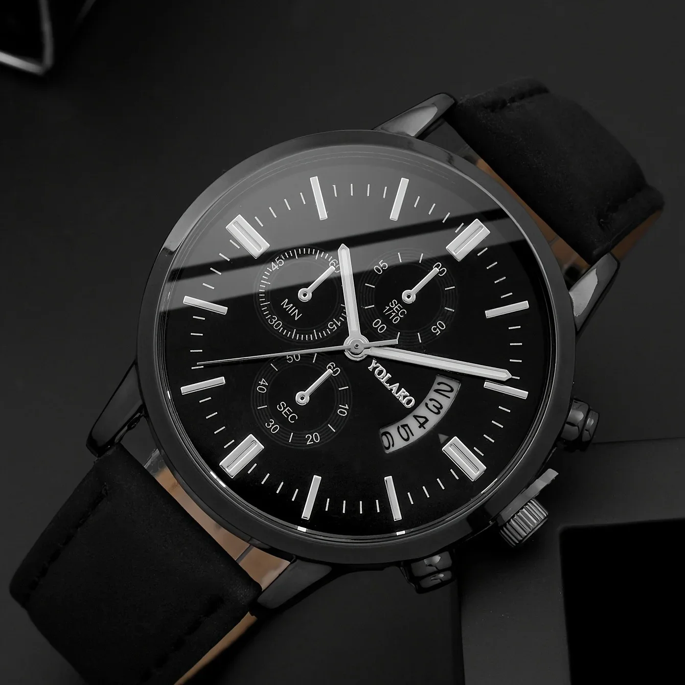 3 ชิ้นแฟชั่นธุรกิจหน้าปัดขนาดใหญ่ผู้ชายอเนกประสงค์ปฏิทินเข็มขัดนาฬิกาควอทซ์สีดําเคลือบ Rhinestone มงกุฎลูกปัดสตริง