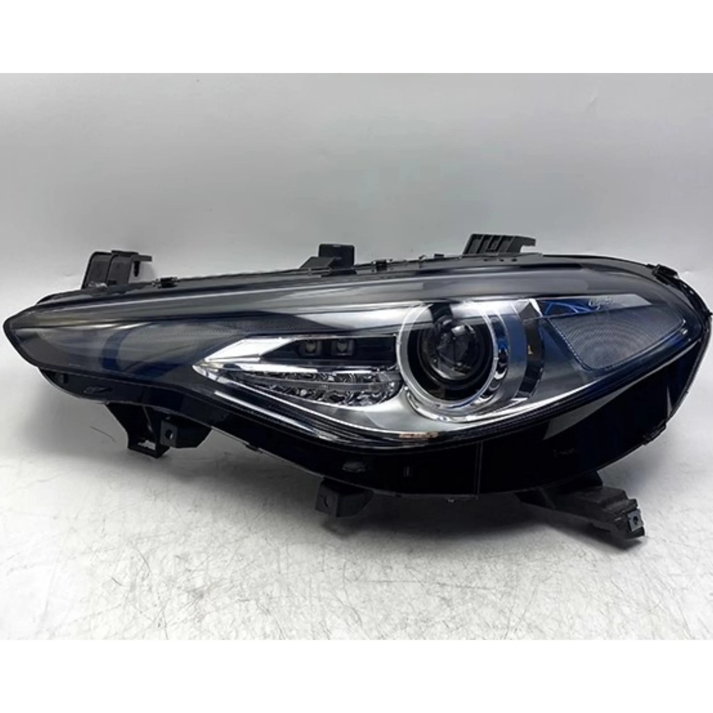 LED Headlight Semi assembly for Alfa Romeo giulia 2015-2022 Daytime running light Turn signal Car Accessories