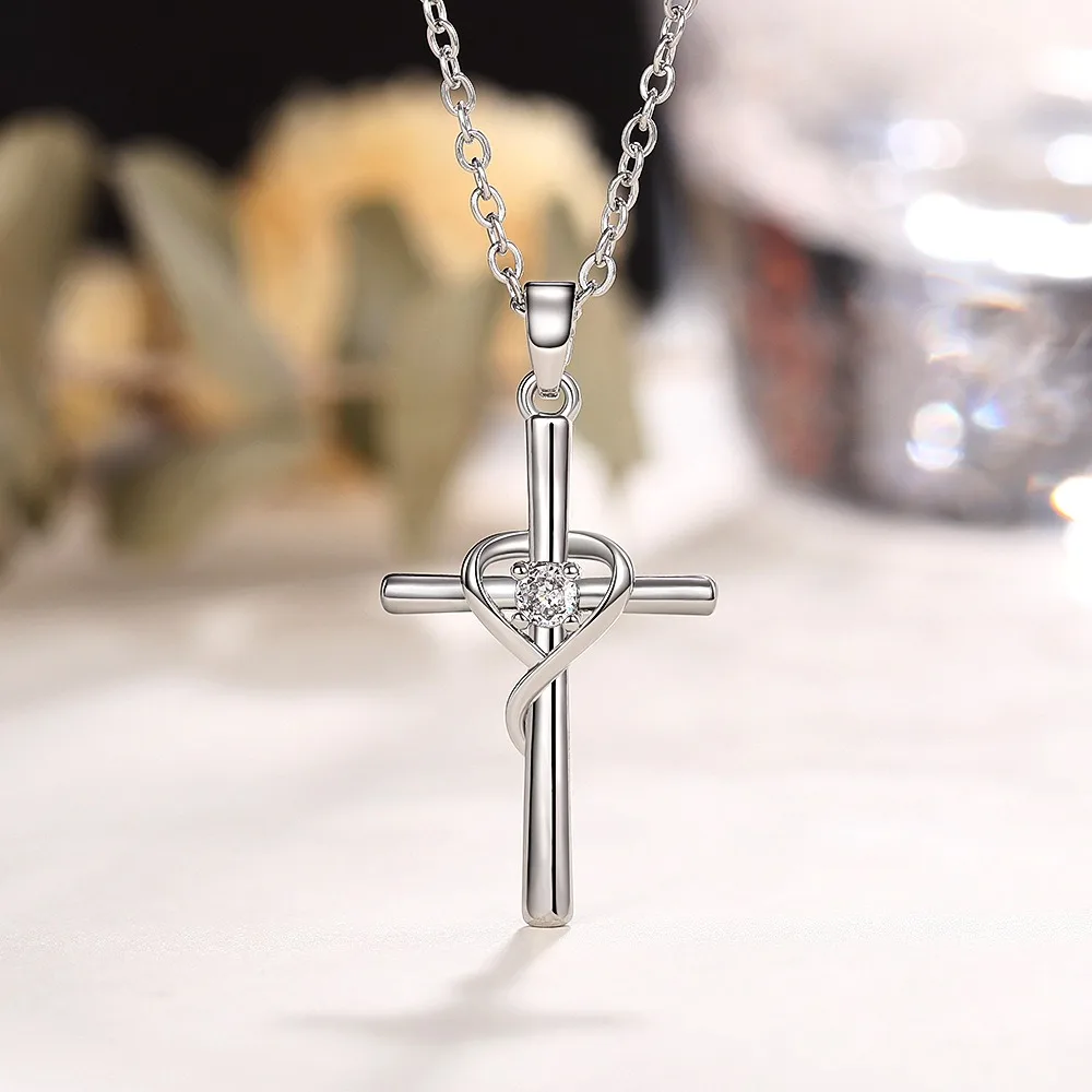 Exquisite Trendy Beating Lucky Heart High Quality 5A Zircon Smooth Surface Cross Pendant Necklace for Women Collar Chain Jewelry