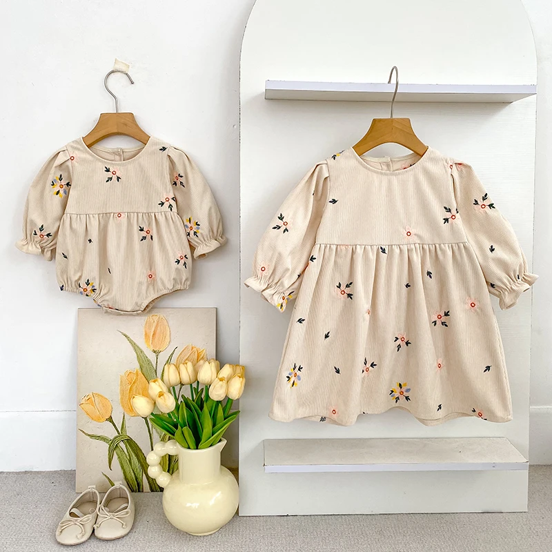 2026 Neues Herbst-Winter-Kleid für Mädchen 2-6 Jahre, Cordkleid mit Blumenstickerei, Langen Puffärmeln und Rundhalsausschnitt, A-Linien-Kleid – Detail 17