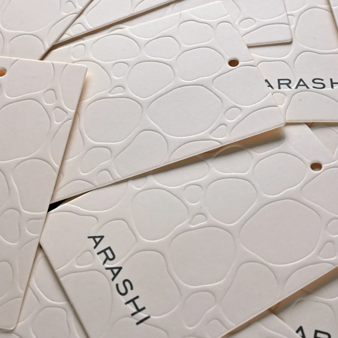 

Custom Eco Luxury Embossed Logo Paper Tags, Special Texture Personalized Labels for Clothing Bags Shoes
