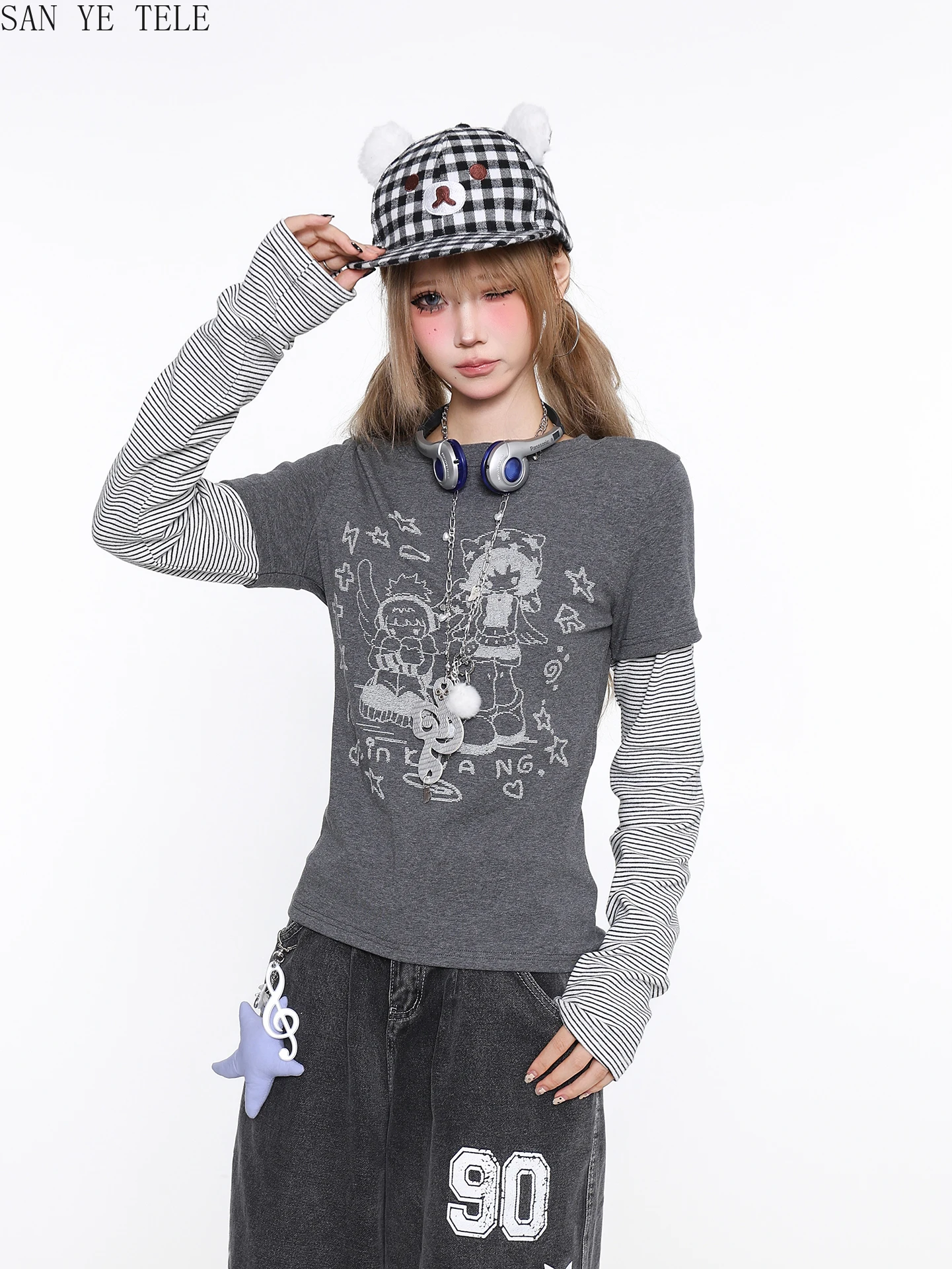 スプライシングストライプ長袖かわいい Tシャツ女性フェイクツーピース Y2k 漫画キャラクターパターンデザインカジュアルクルーネックトップ