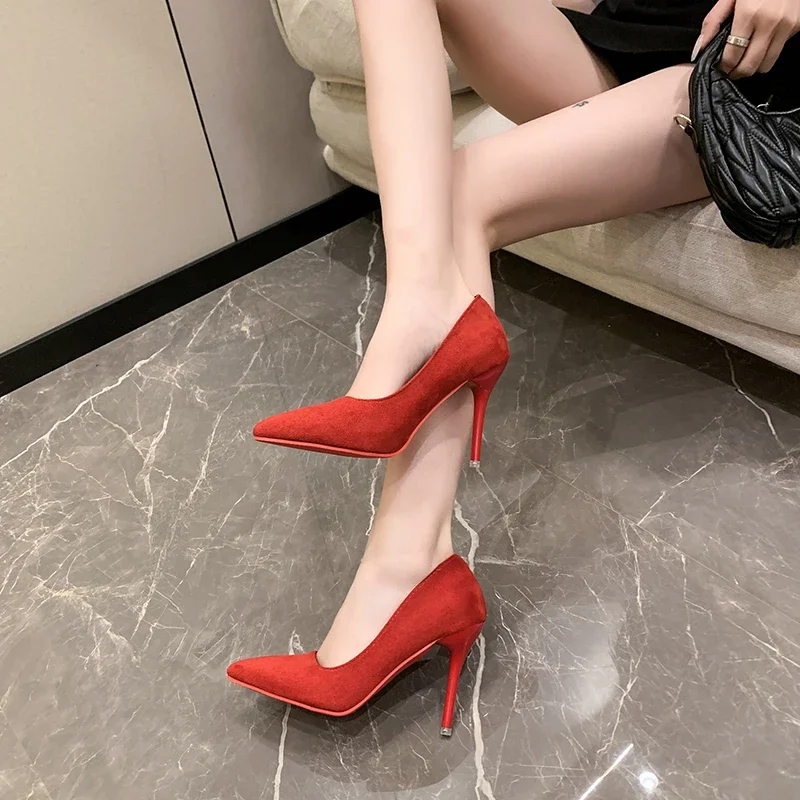 12 ซม.รองเท้าส้นสูง Suede รองเท้าส้นสูงหญิง Pointy Thin Heel ปากตื้นเกาหลีรุ่นสีชมพูรองเท้าเดี่ยวขนาดใหญ่ขนาด 45