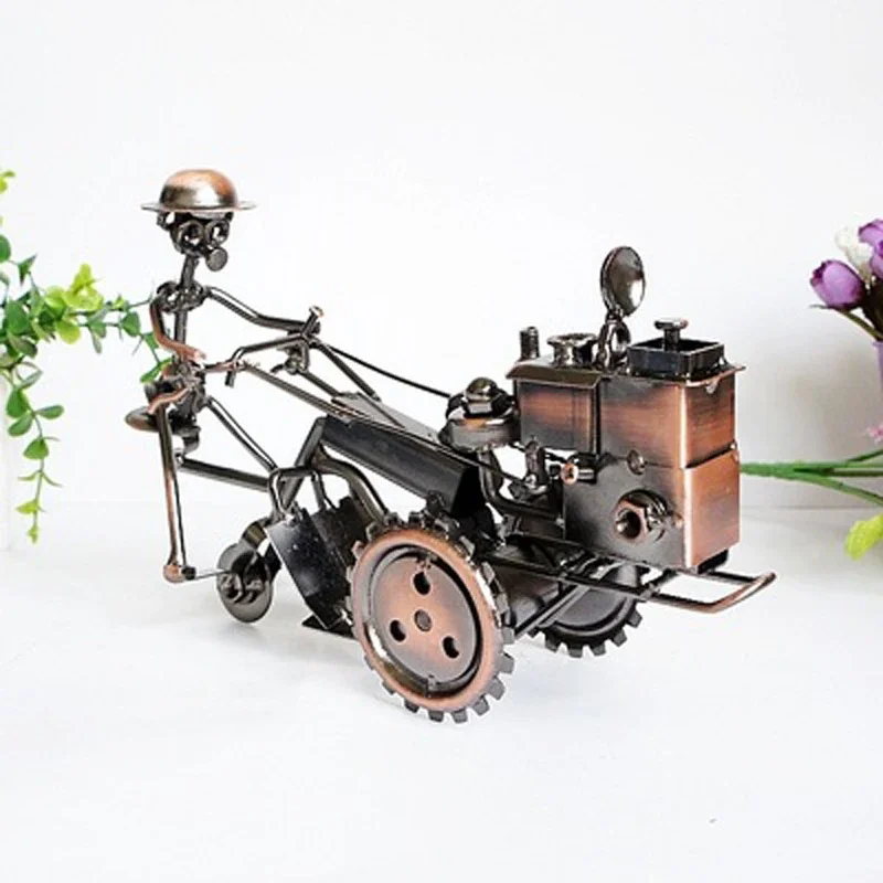 European Vintage Iron Tractor Craft, Metal Retro Nostalgic Ornaments, Home Creative Decoration Vehicle, Miniature Desktop Art