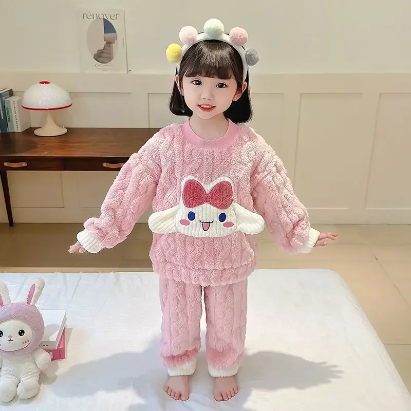 Sanrio Cinnamoroll lindas niñas otoño e invierno cómodo, suave, moderno y versátil estilo de dibujos animados conjunto de pijamas para el hogar