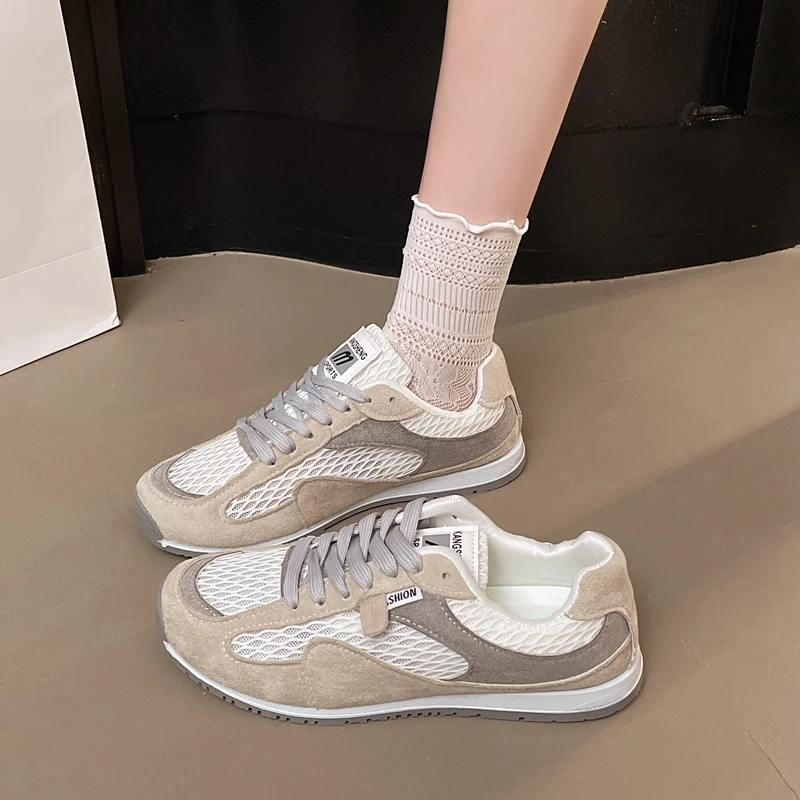 

Женские летние кроссовки 2026 года на шнуровке из высококачественной вулканизированной ткани — стильные, дышащие сетчатые кеды с мягкой подошвой для комфорта