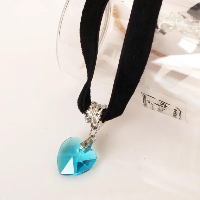 Retro Europe And The United States Top Quality Heart - Shaped Crystal Pendant Lace Black Peach Necklace Jewelry Wholesale 2020