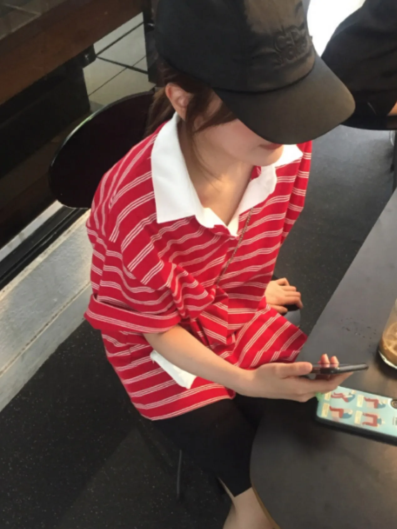 تي شيرت فضفاض كاجوال ort Sve مع ياقة رفيعة بتصميم مخطط كوري Sle بقصة مستقيمة للصيف للشابات